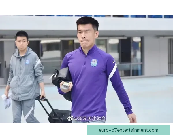 王秋明津门虎后排插上成进攻利器带动中场提速掀起反击风暴助力争胜 王秋明津门虎后排插上成进攻利器带动中场提速掀起反击风暴助力争胜